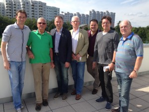 Toller Blick vom GWE-Vereinsgebäude: Mit Peter Torke, Rüdiger Rust, Olaf Steinbiß, Niels Böttcher und Peter Lensch (v.l.n.r.)